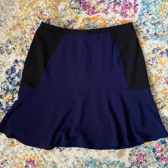 Mini skirt - Picture 3 of 3